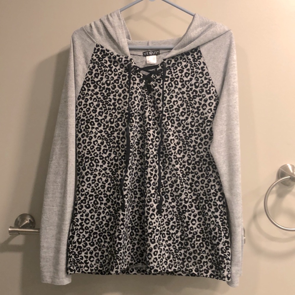 Leopard print long sleeve sweatshirt